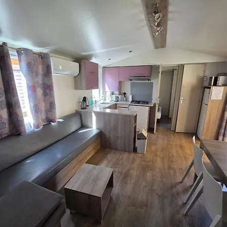 Mobil Recent 35 M2, 3 Chambres, Climatisation Hyères