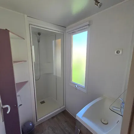 Mobil Recent 35 M2, 3 Chambres, Climatisation *